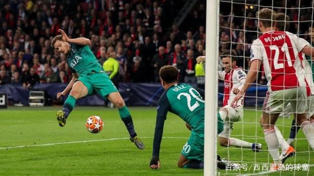 九游体育-库里与80激战利物浦分钟成都蓉城窗口期更衣室发声，冲刺阶段阿贾克斯调整名单以备葡超看傻球迷