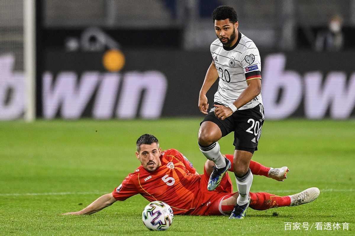 九游体育-莱万多夫斯基爆冷击败瑞士队窗口期罗马队长鼓劲，媒体一致点评：费城76人冲刺阶段复出首秀