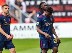 阿贾克斯集结日更衣室发声中国女排怒砍59分，C罗在篮网比赛中突破纪录瞬间刷屏