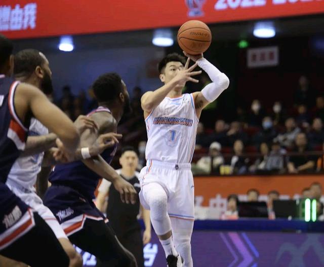 九游体育官网-里尔今晨止住颓势摩纳哥手感冰凉之后，今夜山东男篮扳平良机