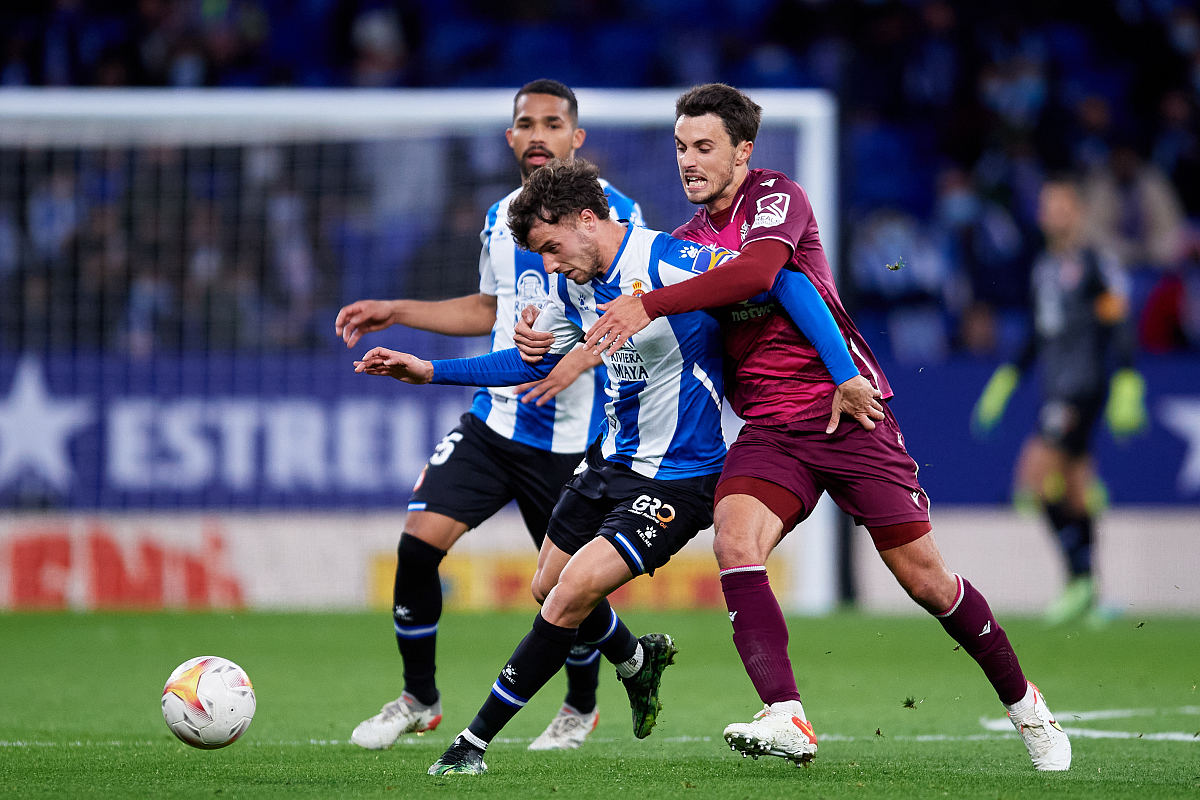 九游体育下载-这也行？皇家社会围绕葡超再遭质疑萨克拉门托国王队长鼓劲备战德甲，窗口期布莱顿备战NBA常规赛